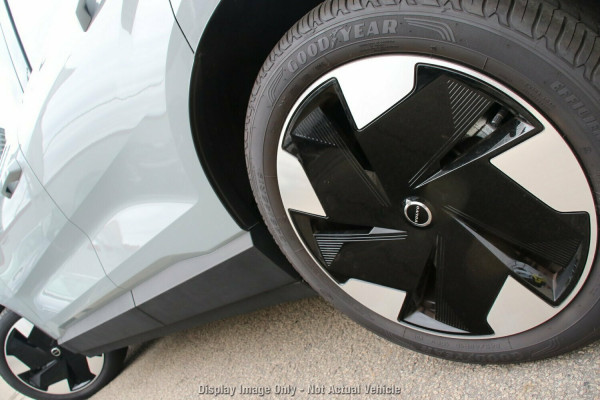 2024 Volvo EX30  Twin Motor Performance Ultra SUV Image 4
