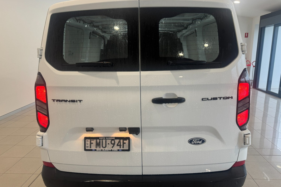 2024 MY24.50 Ford Transit Custom AV Trend SWB Van Image 7