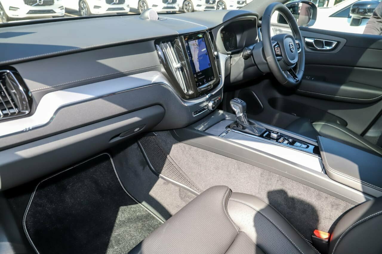 2021 Volvo XC60 UZ T6 R-Design SUV Image 8
