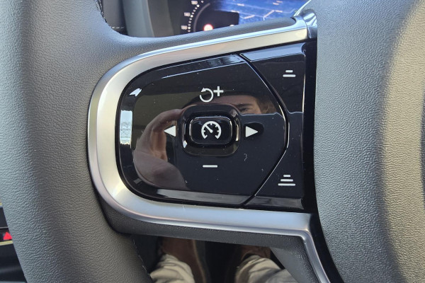 2026 Volvo XC60 UZ Ultra B5 Dark SUV Image 19