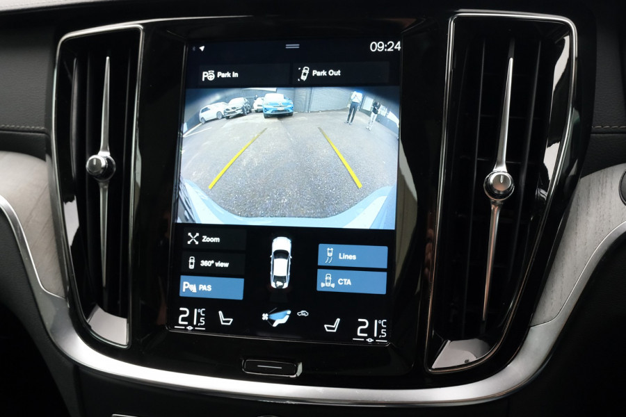 2022 Volvo S60  B5 Inscription Sedan Image 16