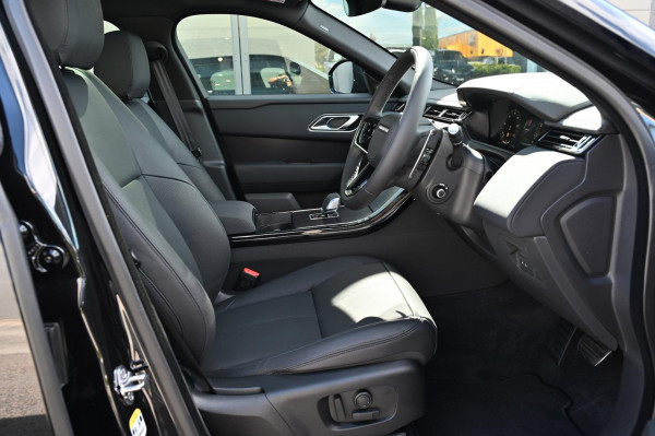 2026 MY26.5 Land Rover Range Rover Velar L560 P250 Dynamic SE SUV image 7