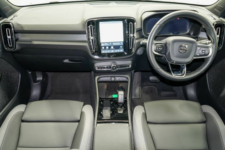 2026 Volvo EX40  Ultra Twin Motor Performance SUV Image 5