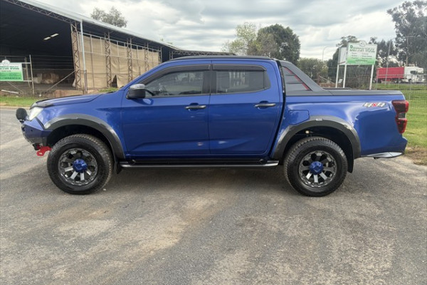2020 MY21 Isuzu D-MAX RG X-TERRAIN Ute Image 3