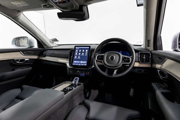 2026 Volvo XC90 L Series B5 AWD Plus SUV Image 11
