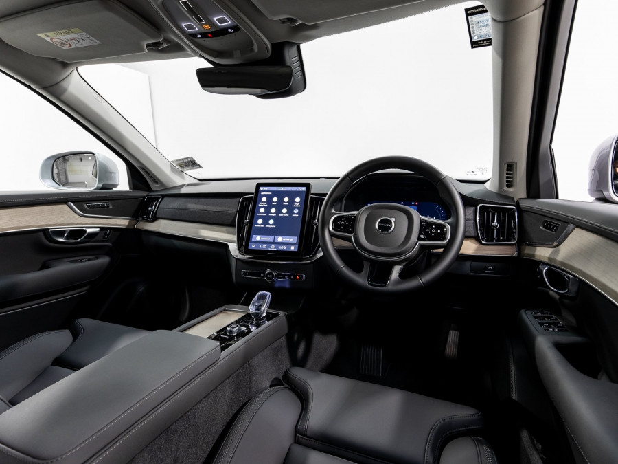 2026 Volvo XC90 L Series B5 AWD Plus SUV Image 11