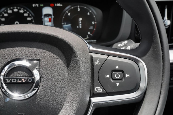 2019 MY20 Volvo XC60 UZ D4 Momentum Suv