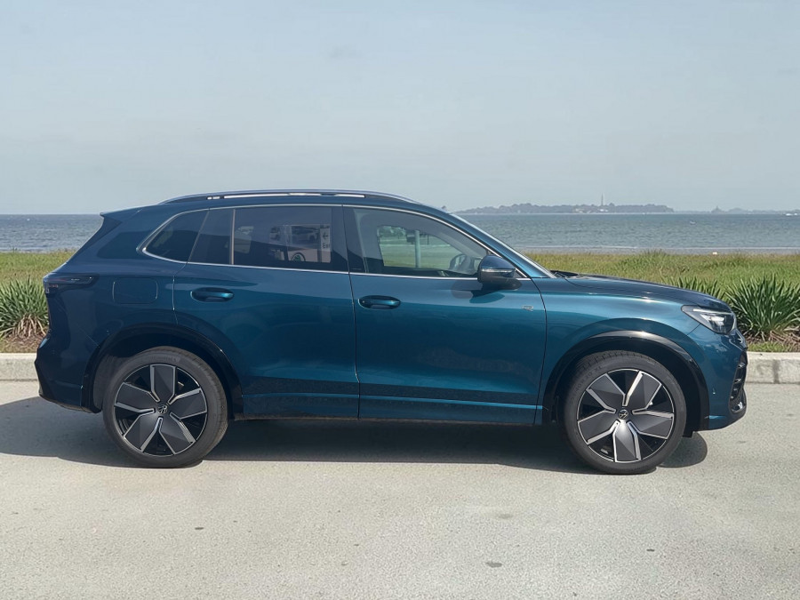2026 MY25 Volkswagen Tiguan CT 195TSI R-Line SUV Image 2