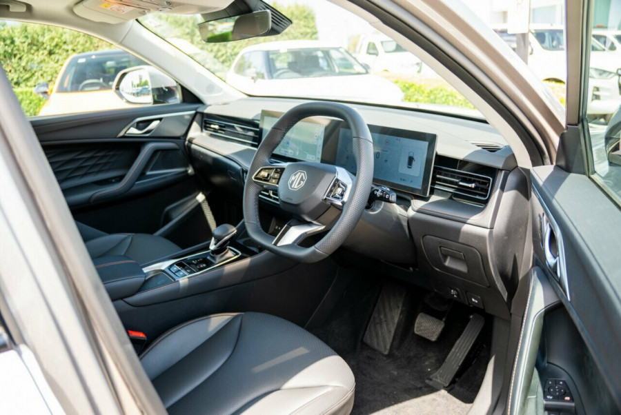 2025 MG HS AS33 Essence SUV Image 19