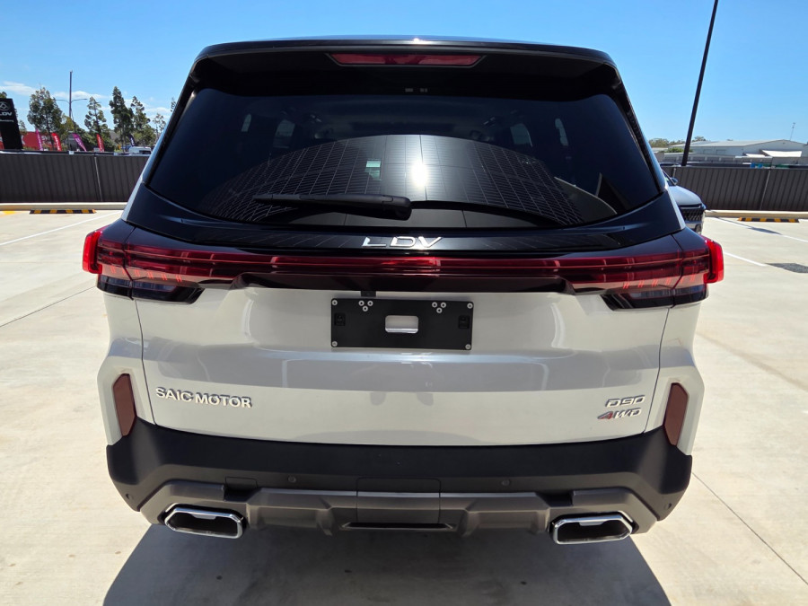 2026 MY25 LDV D90 Executive Wagon Image 4