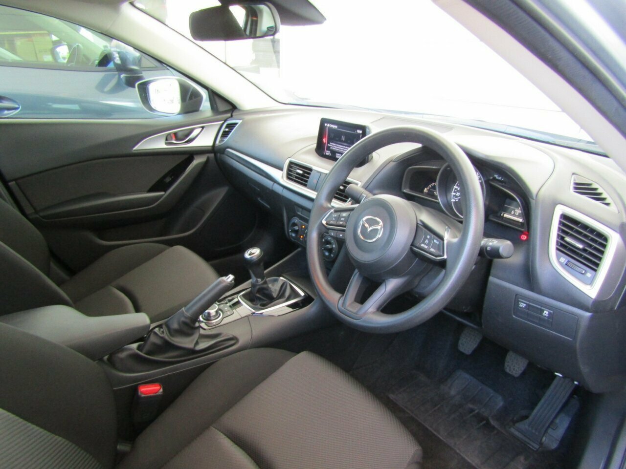 2018 Mazda 3 BN5276 Neo SKYACTIV-MT Sport Sedan Image 18