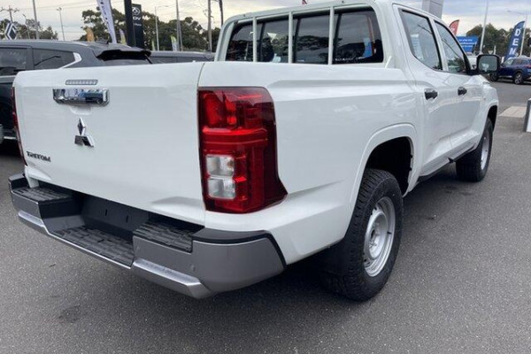 2024 Mitsubishi Triton MV GLX Ute Image 5
