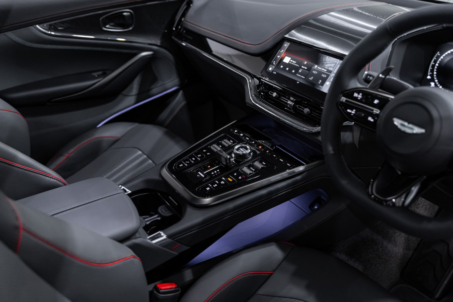 2025 Aston Martin DBX Wagon Image 43