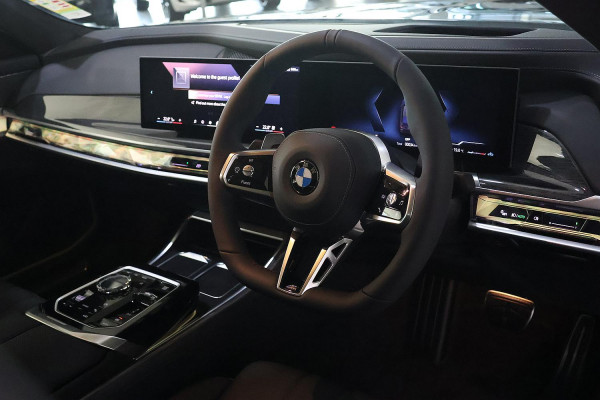 2026 BMW 7 Series G70 740i M Sport Sedan image 18