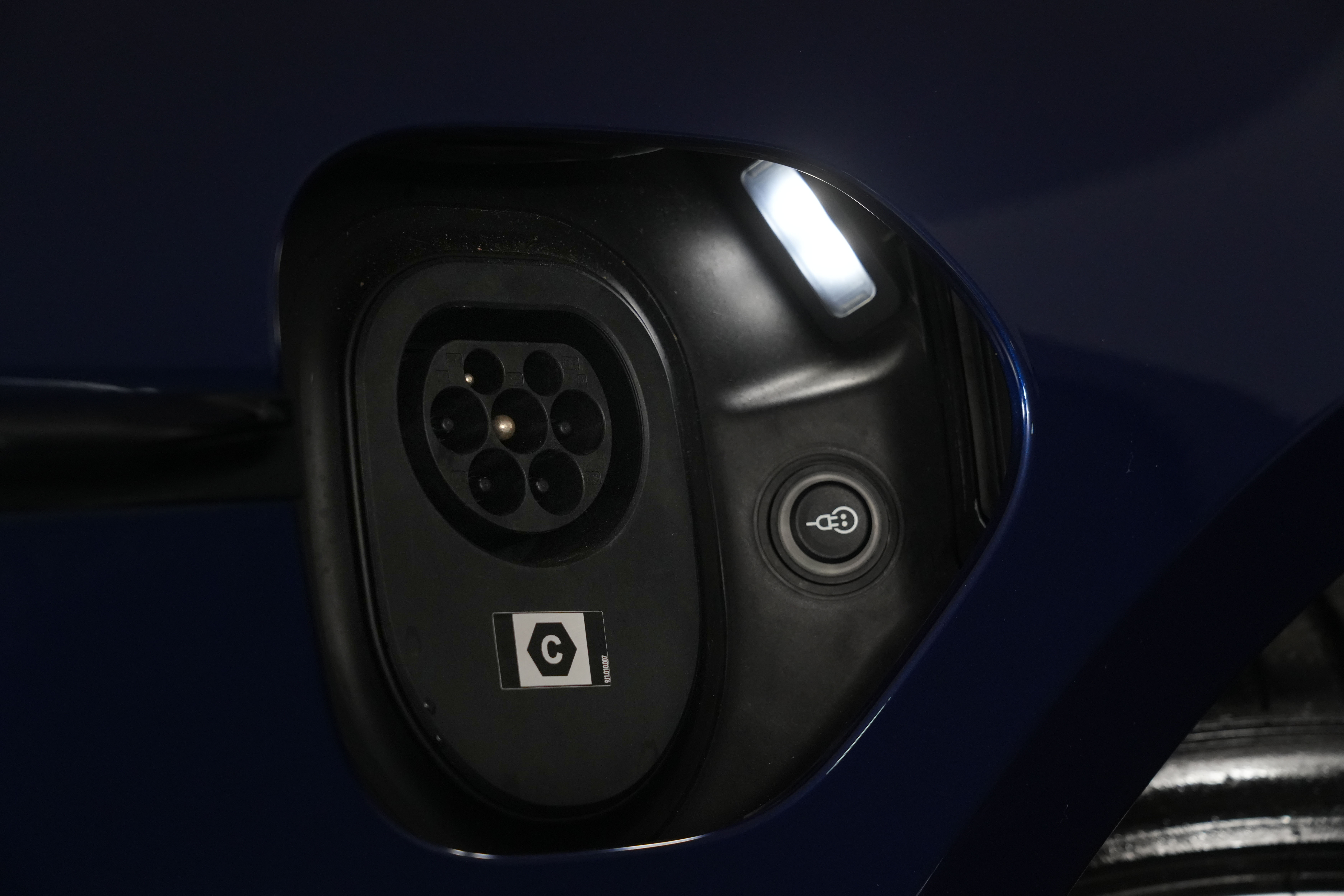 2023 Porsche Taycan GTS Coupe Image 31