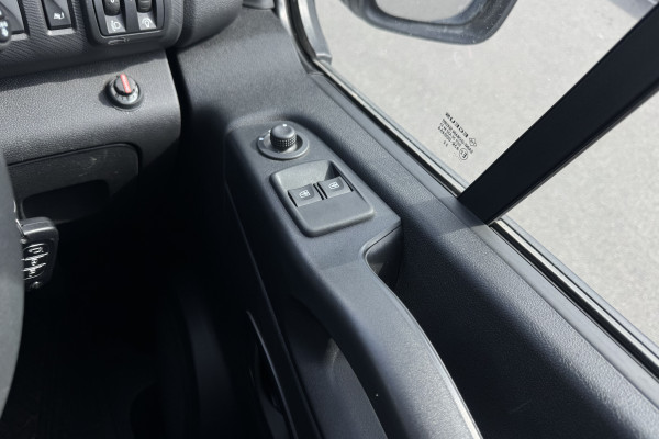 2022 Mitsubishi Express SN GLX+ Van Image 22