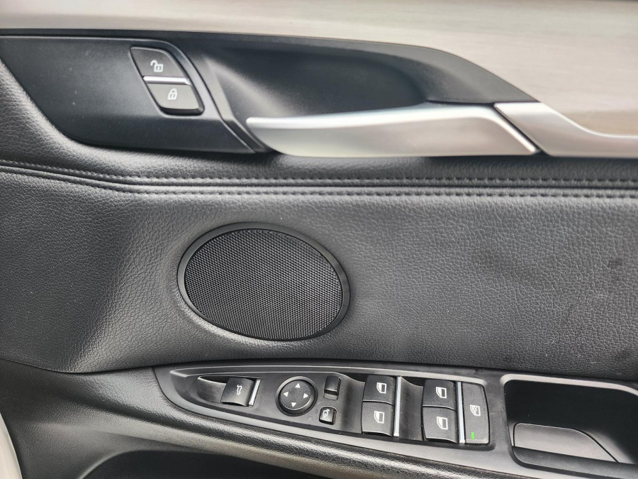 2016 BMW X5 F15 sDrive25d SUV Image 10