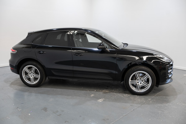 2020 Porsche Macan SUV Image 6
