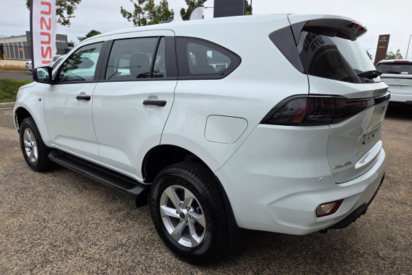 2025 Isuzu MU-X LS-M SUV Image 5