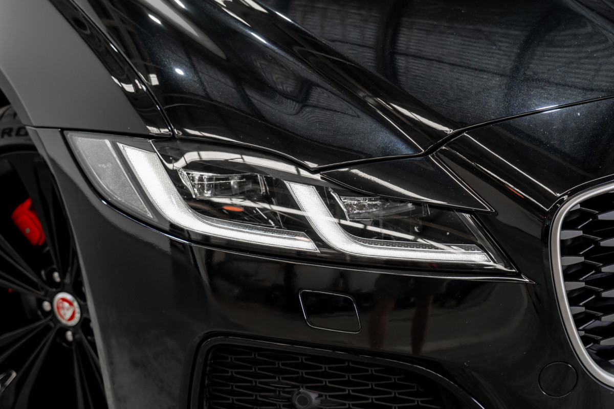 2022 Jaguar Xf P300 R-Dynamic Hse (221kw) Sedan Image 2