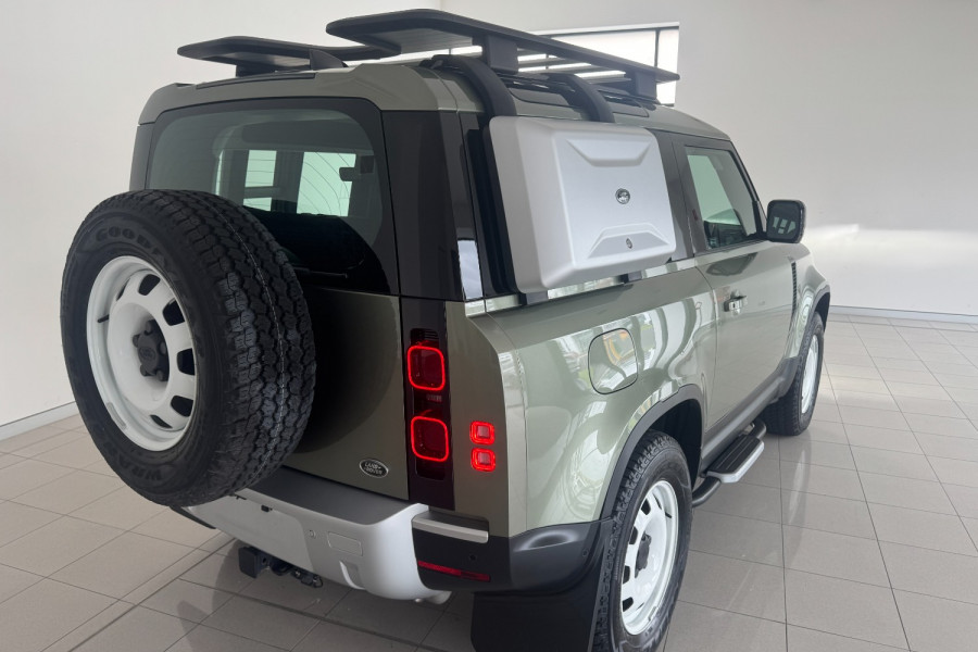 2022 MY23 Land Rover Defender L663 90 P300 S SUV Image 7