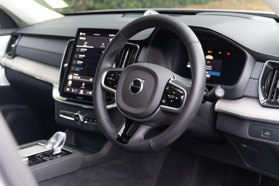 2025 MY26 Volvo XC90 L Series Ultra B5 Dark SUV Image 15