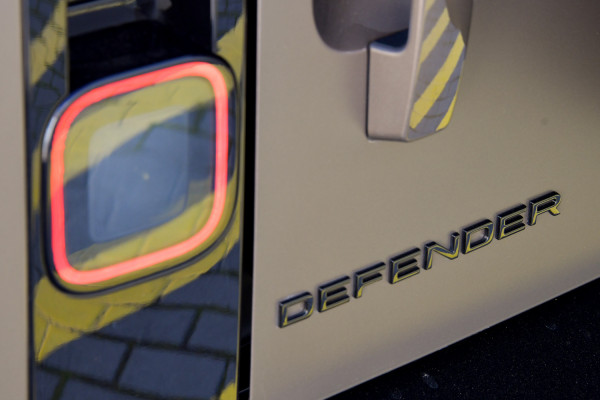 2026 Land Rover Defender L663 110 D350 X-Dynamic HSE SUV image 7