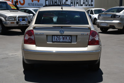 2003 Volkswagen Passat GP MY03 SE V6 Sedan Image 3