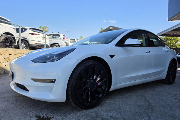 2021 Tesla Model 3  Performance Sedan Image 3