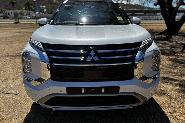 2025 Mitsubishi Outlander ZM Exceed Tourer SUV Image 2