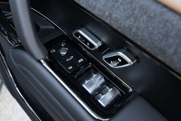 2026 Land Rover Range Rover Sport L461 P530 Autobiography SUV image 19