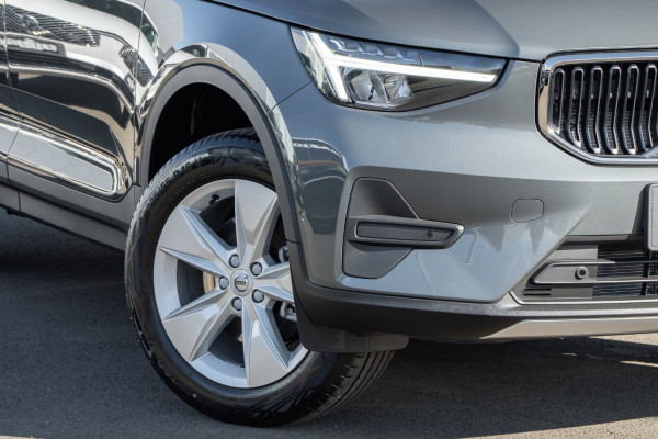 2026 Volvo XC40 XZ Plus B4 SUV image 12