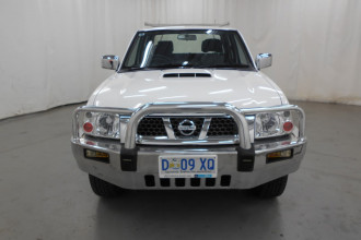 2014 Nissan Navara ST-R Utility crew cab
