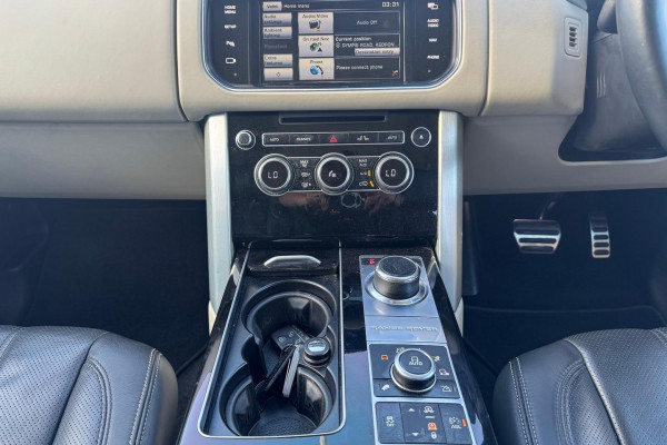 2014 MY14.5 Land Rover Range Rover L405 SDV8 Vogue SE SUV Image 16