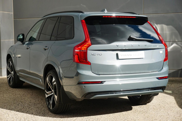 2022 MY23 Volvo XC90  Recharge Ultimate T8 Plug-In Hybrid SUV Image 2