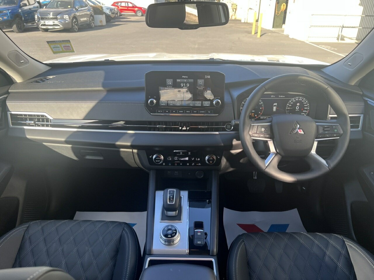 2024 Mitsubishi Outlander ZM Exceed SUV Image 14