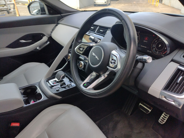 2021 Jaguar E-PACE X540 P250 SE SUV image 9