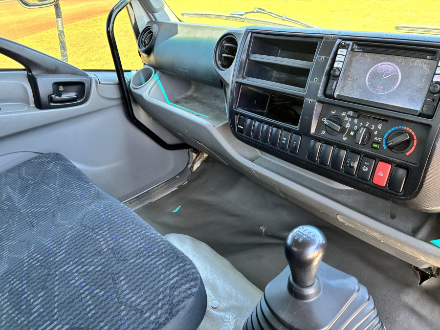 2018 Hino 300 Tray Dropside Image 10