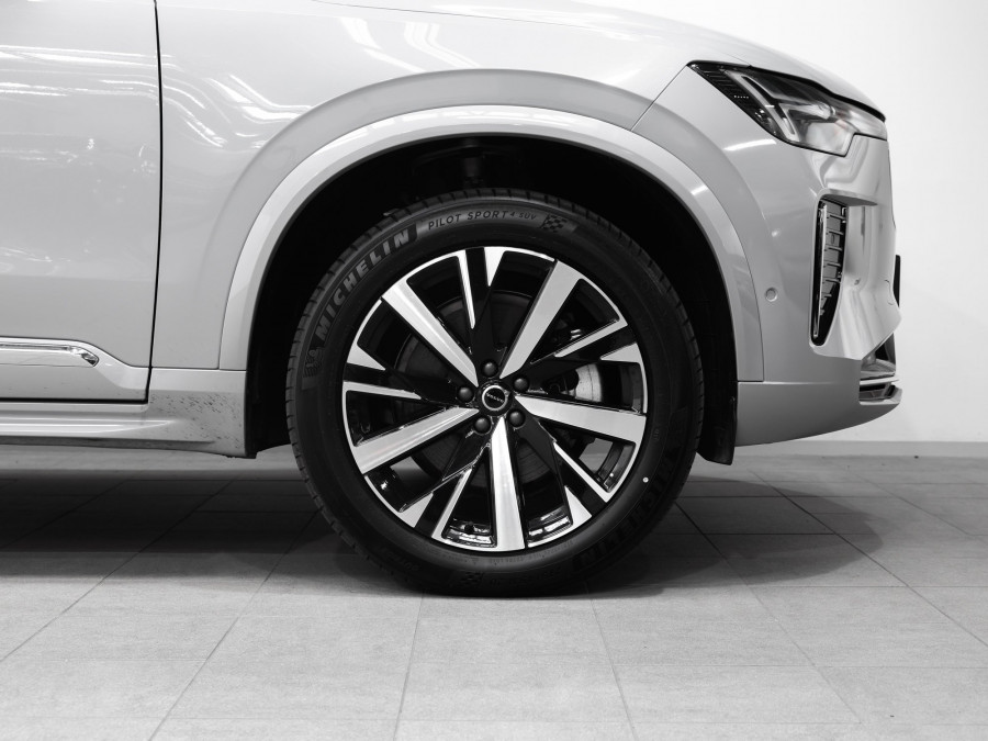 2025 Volvo XC90 L Series Ultra B5 Bright SUV Image 4
