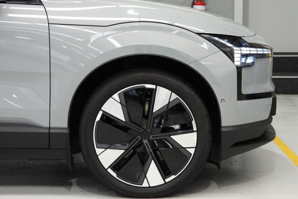 2024 Volvo EX30  Twin Motor Performance Ultra SUV Image 6