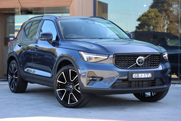 2026 Volvo XC40 XZ Ultra B4 Dark SUV Image 1