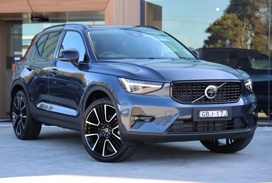 2026 Volvo XC40 XZ Ultra B4 Dark SUV Image 1