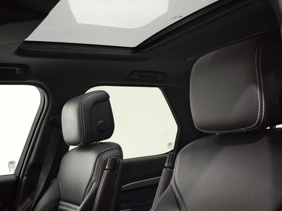 2025 Land Rover Discovery Series 5 D350 Dynamic SE SUV Image 38