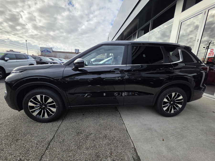 2026 MY25 Mitsubishi Outlander ZM LS SUV Image 4
