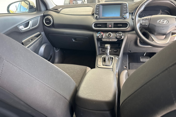 2018 Hyundai KONA OS Active SUV Image 11