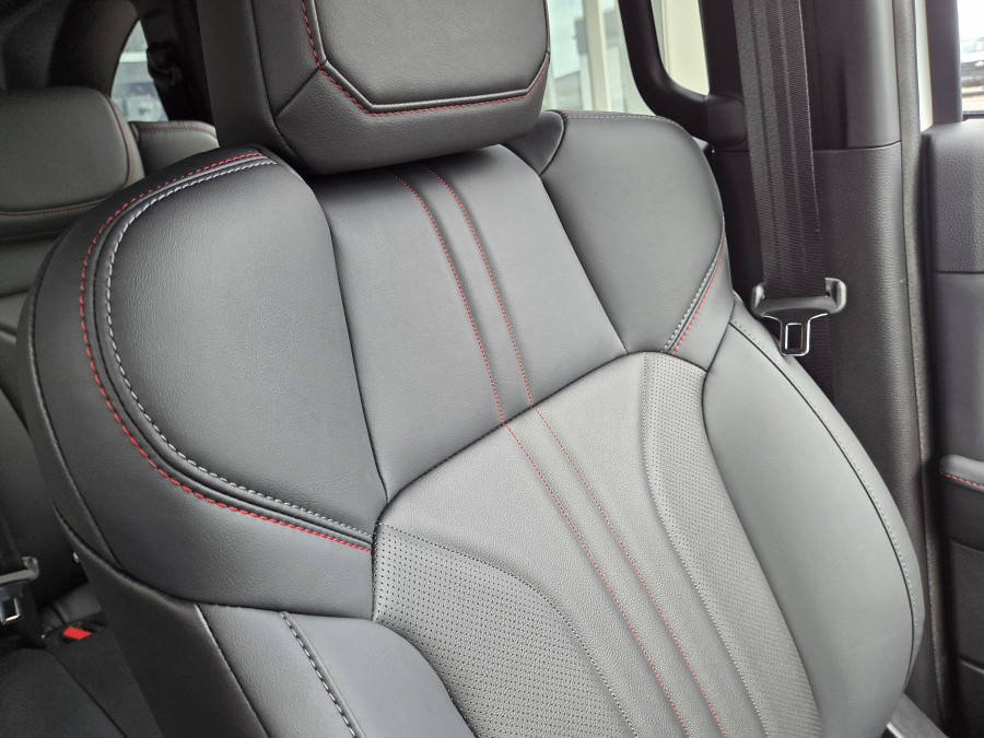 2026 Isuzu MU-X RJ X-TERRAIN SUV Image 18