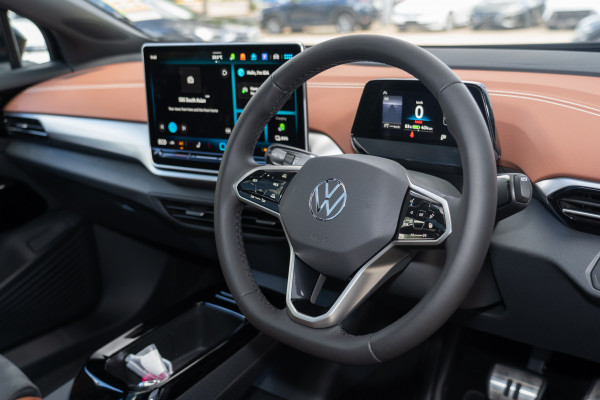 2025 Volkswagen ID. 5 E2 Pro SUV Image 6