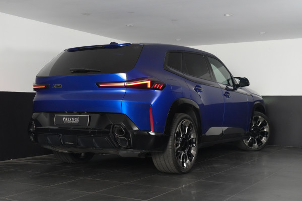 2023 BMW XM V8 Hybrid SUV Image 21
