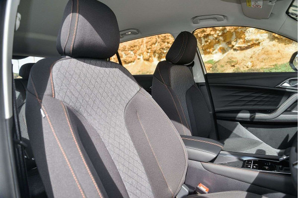 2025 MG HS AS33P Super Hybrid Excite SUV Image 16