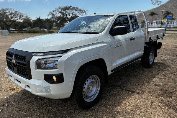 2026 Mitsubishi Triton MV  GLX Cab Chassis Image 3